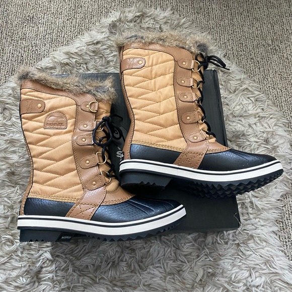 NWT Sorel Women's Torfino II Fur Top Boots - Picture 16 of 16